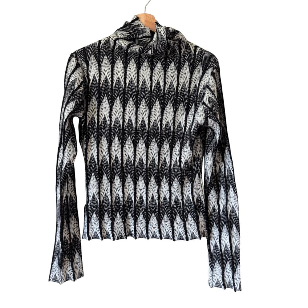 Icelandic Design Black & White Geometric Knit Sweater M Wool Folklore Fair Isle